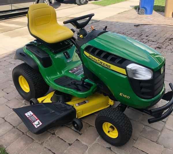 John Deere E160